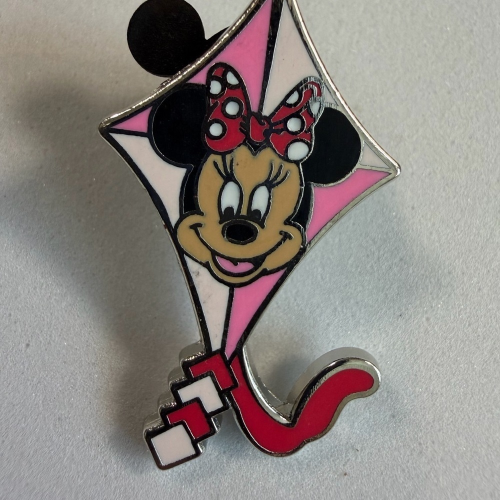 💙3/$20 Minnie Mouse Pink Kite Pin - Picture 2 of 3